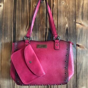 Wrangler Pink Shoulder Bag with Structured Design